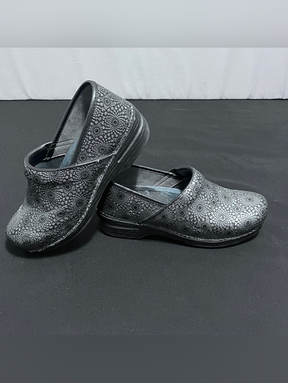 Dansko Pro XP Medallion Clogs Size 41